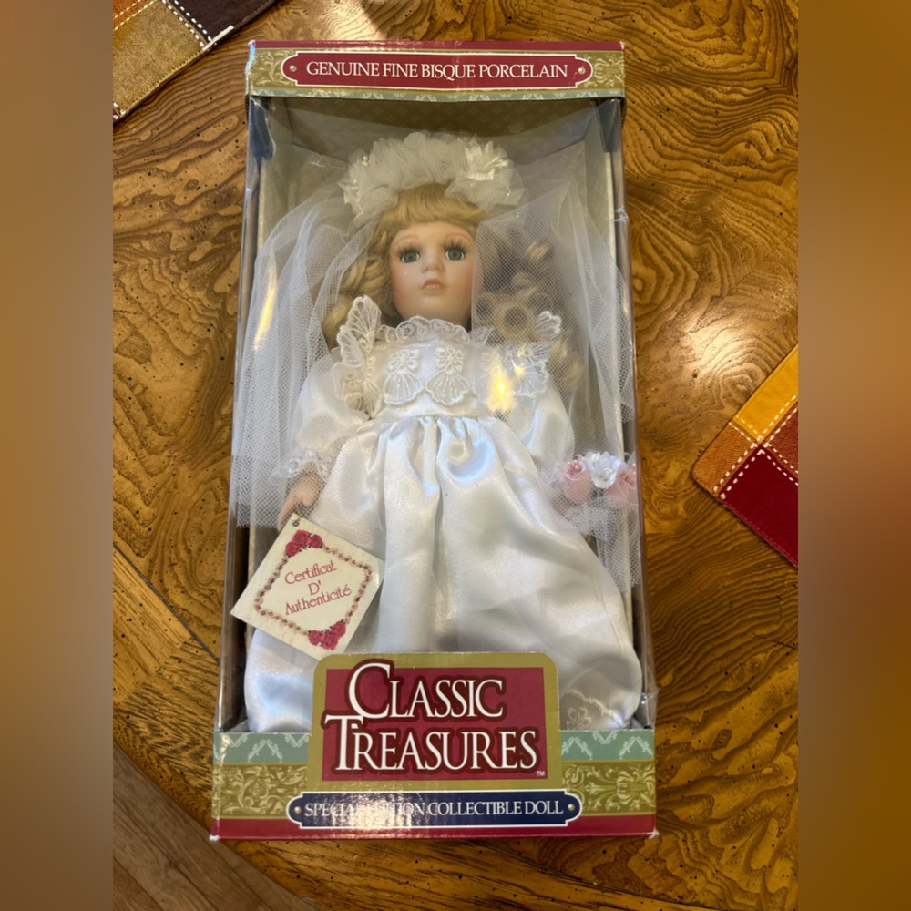 Classic Treasures Special Edition Porcelain Bride Doll Rare